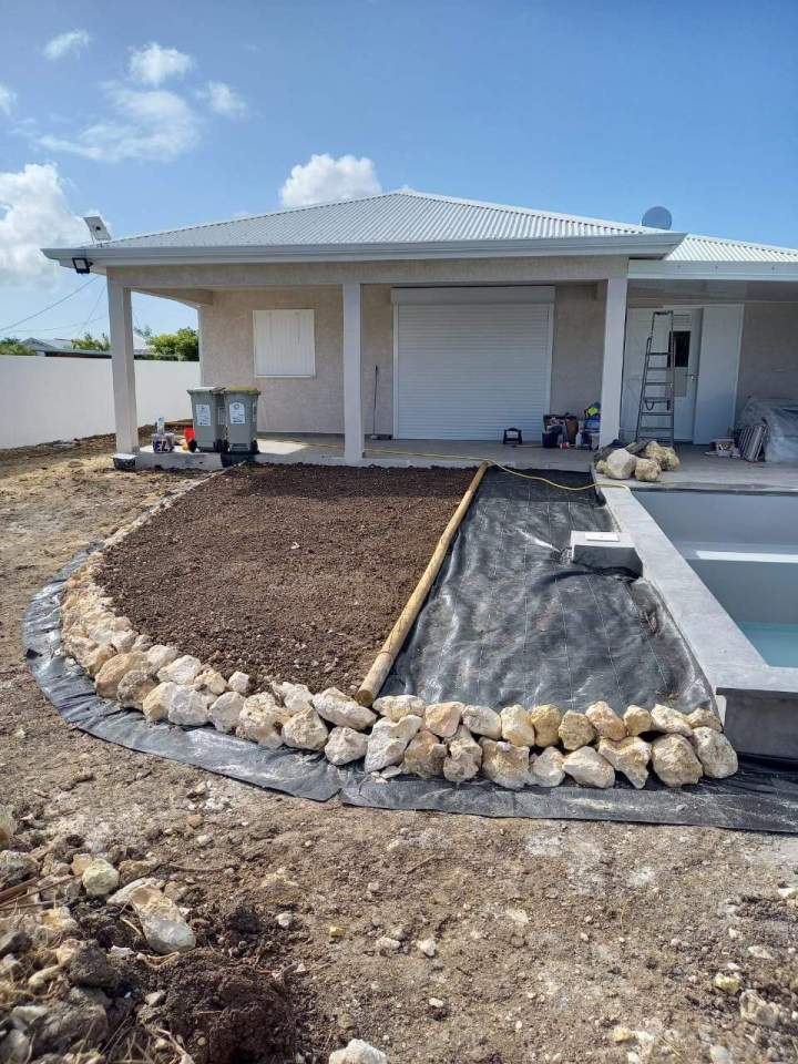 Préparation d'un aménagement paysager extérieur Guadeloupe
