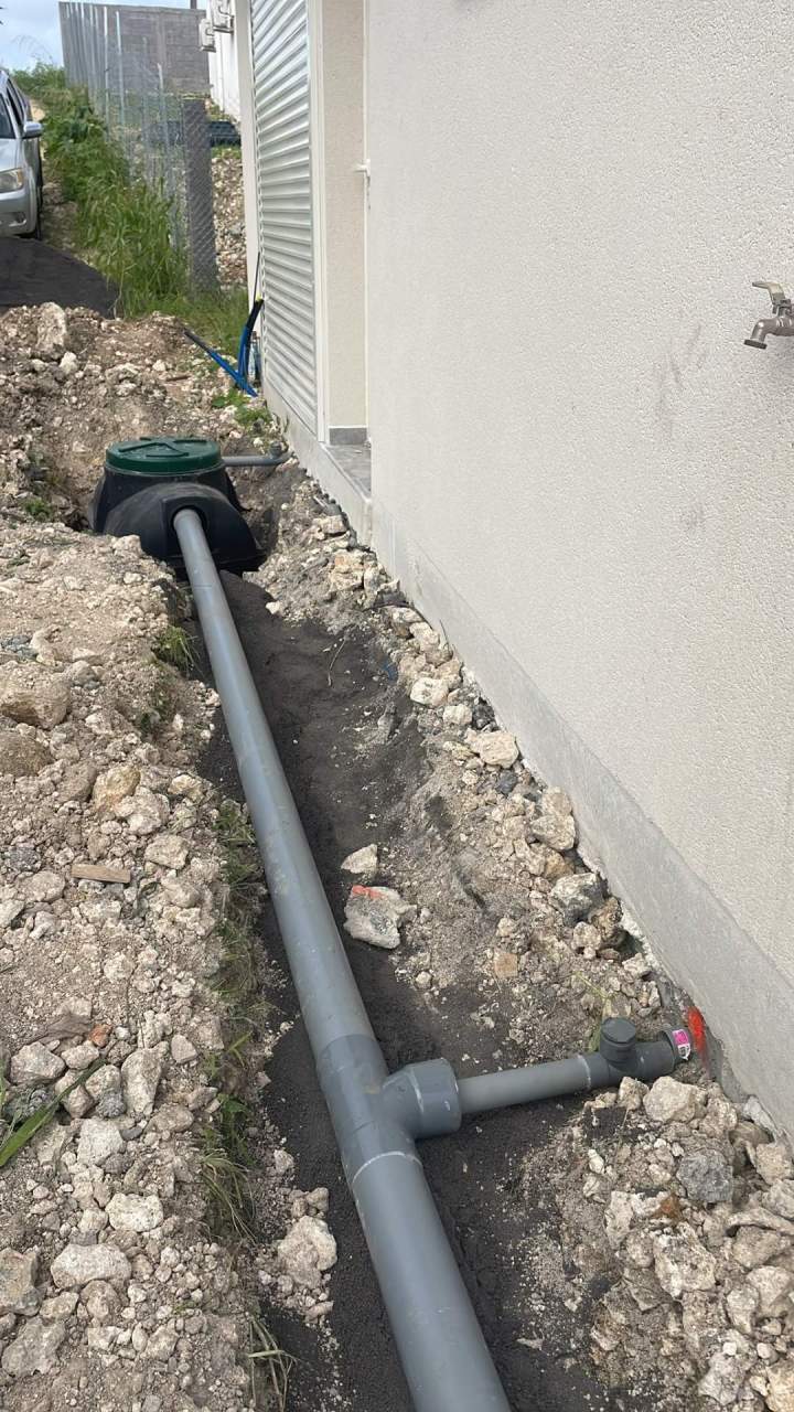 Travaux de pose d'un réseau de canalisations Guadeloupe